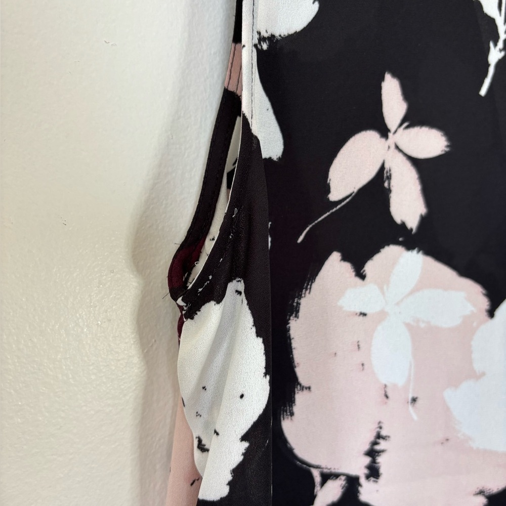 🎉4/30$🎉 Vince Camuto Floral Sleeveless Blouse Size Small - Picture 4 of 4